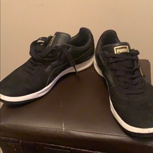 Pumas size 7